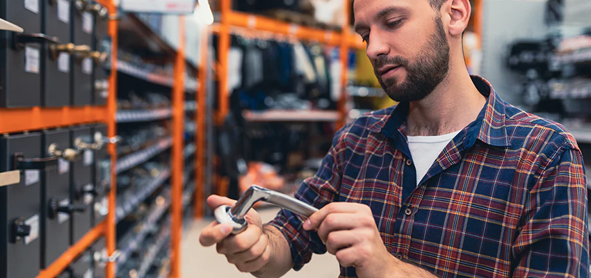 Locksmith For Retail Stores Lockout Services in Bakersfield, California